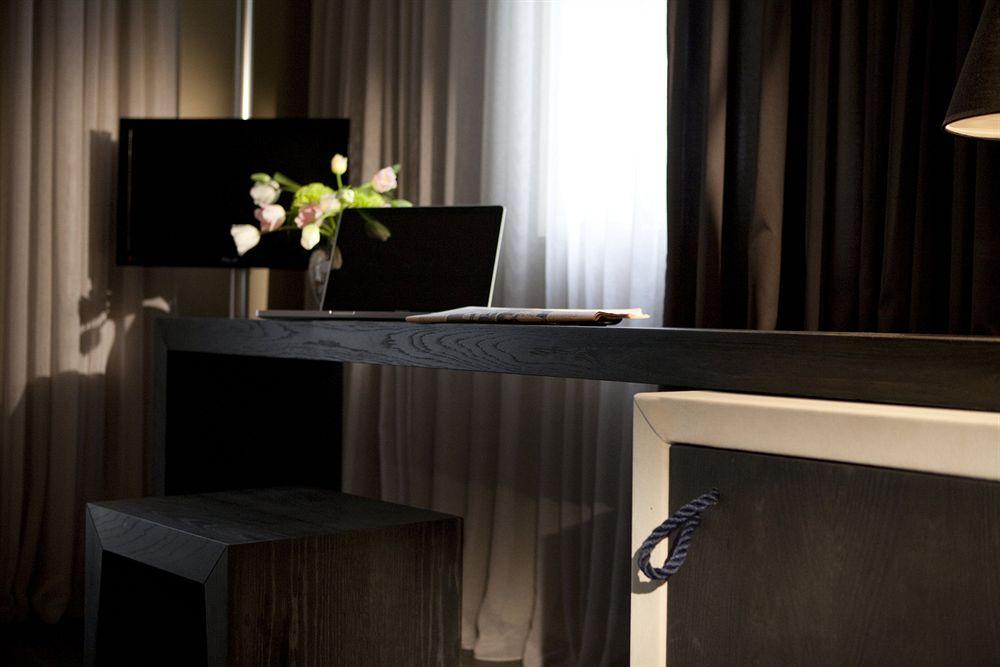 Family Room with Airport Transfer