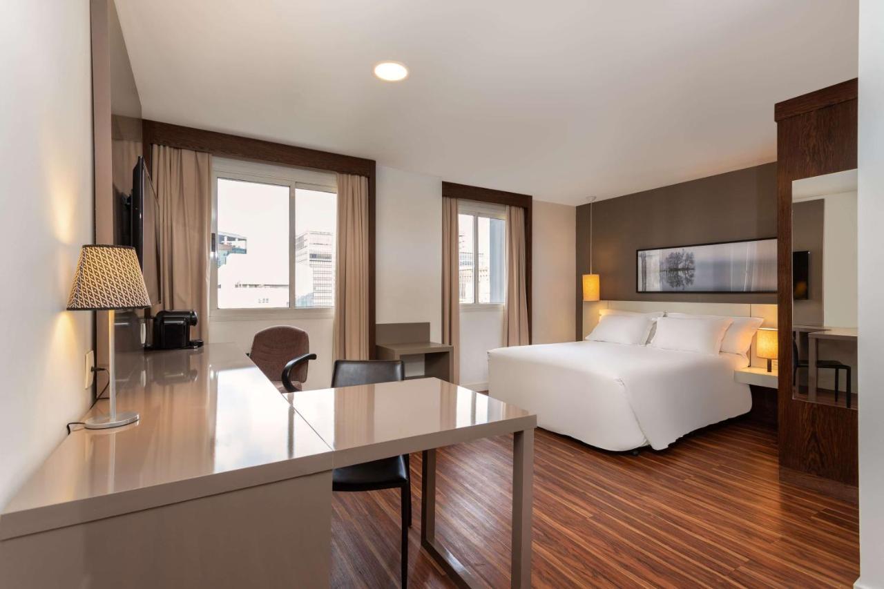 Quarto Empresarial com 1 Cama Queen-size - Não Fumador