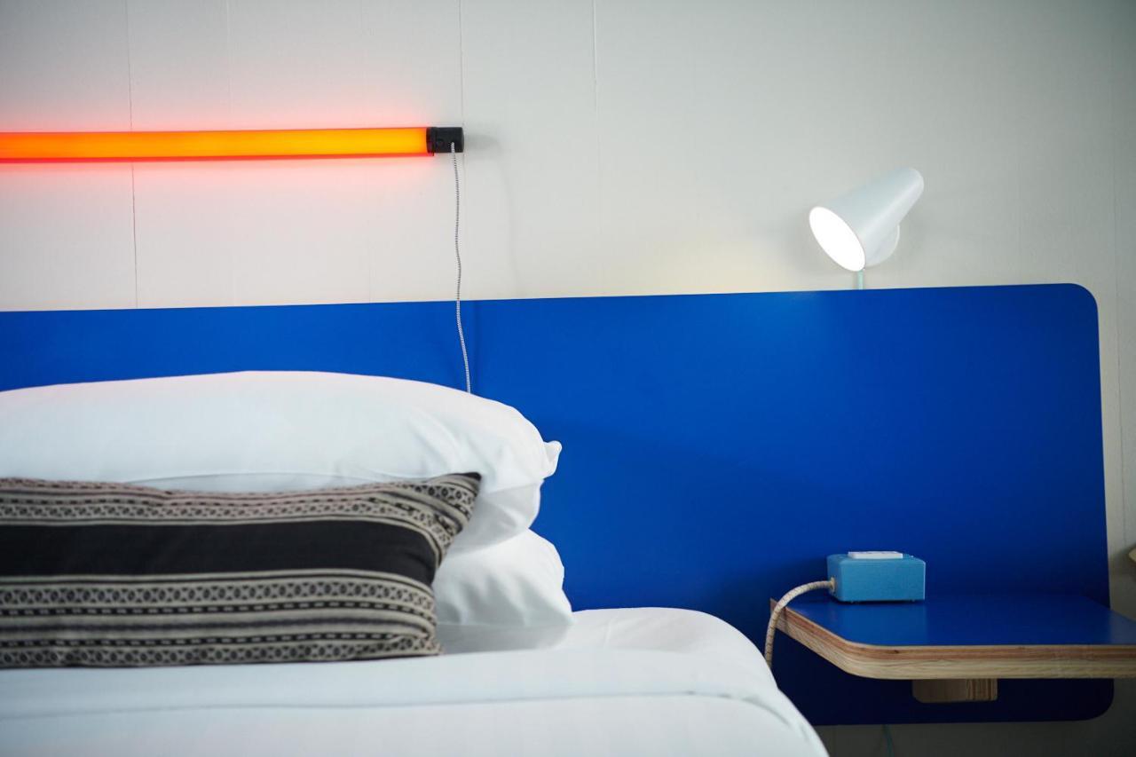 Chambre Lit King-Size - Vue sur Piscine