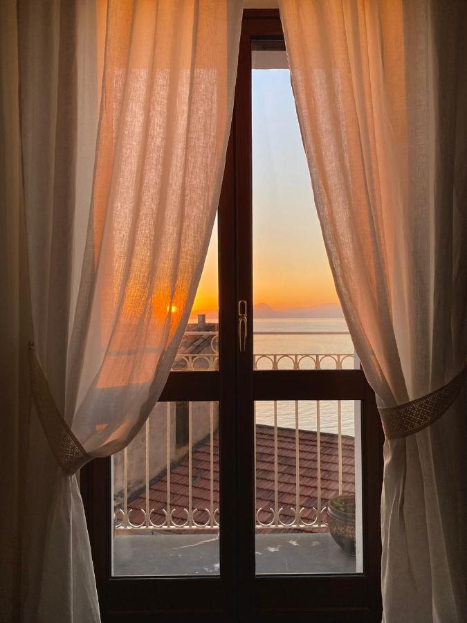 Deluxe Double Room with Sea View,1388501522:JPEG