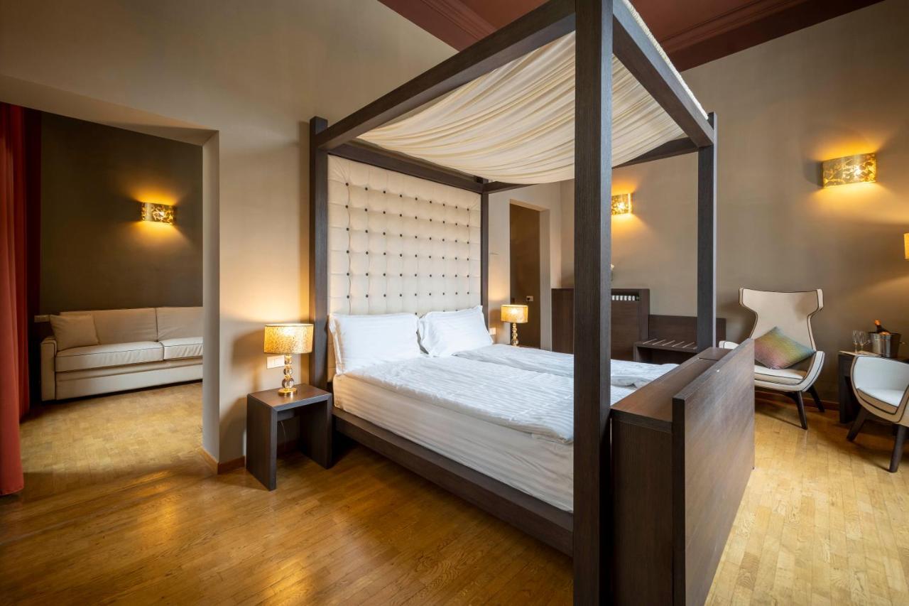 Family Room (2 Adults + 2 Children),1140015751:JPEG