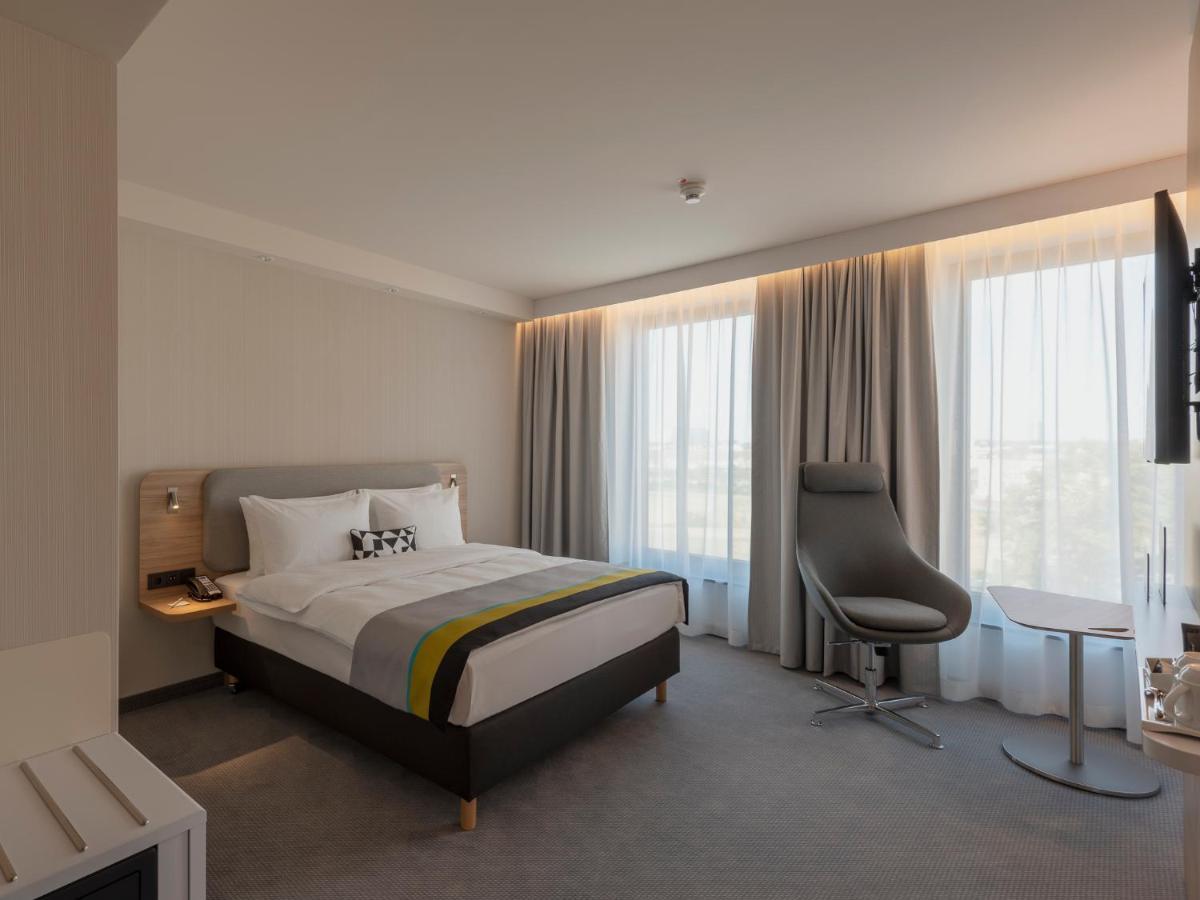 Standard Queen Room,1240216759:JPEG