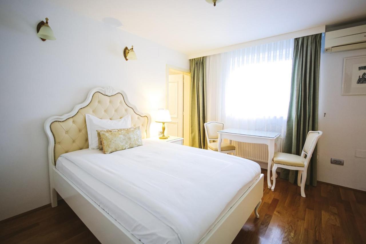 Studio met Queensize Bed