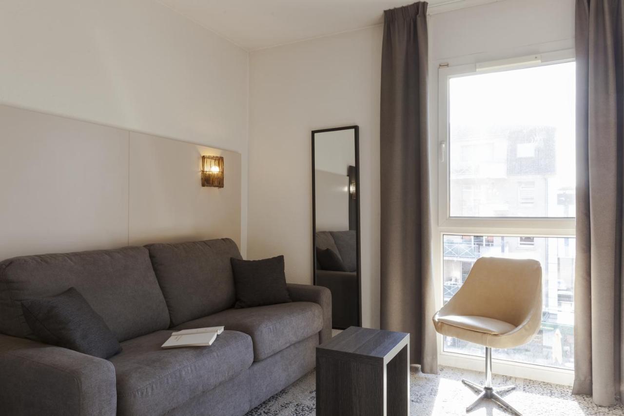 Family Room with fan