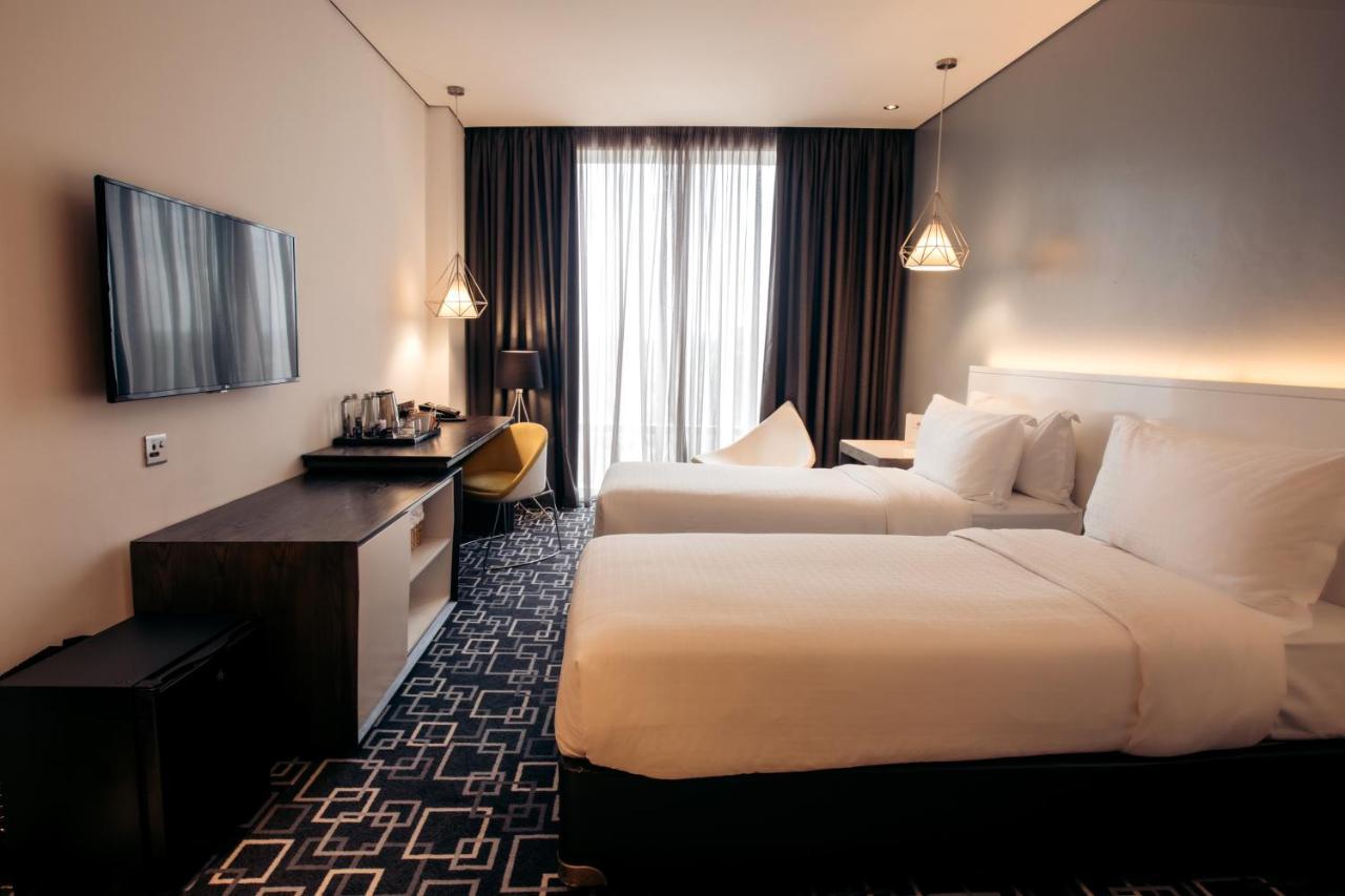 Trademark Twin City View Room