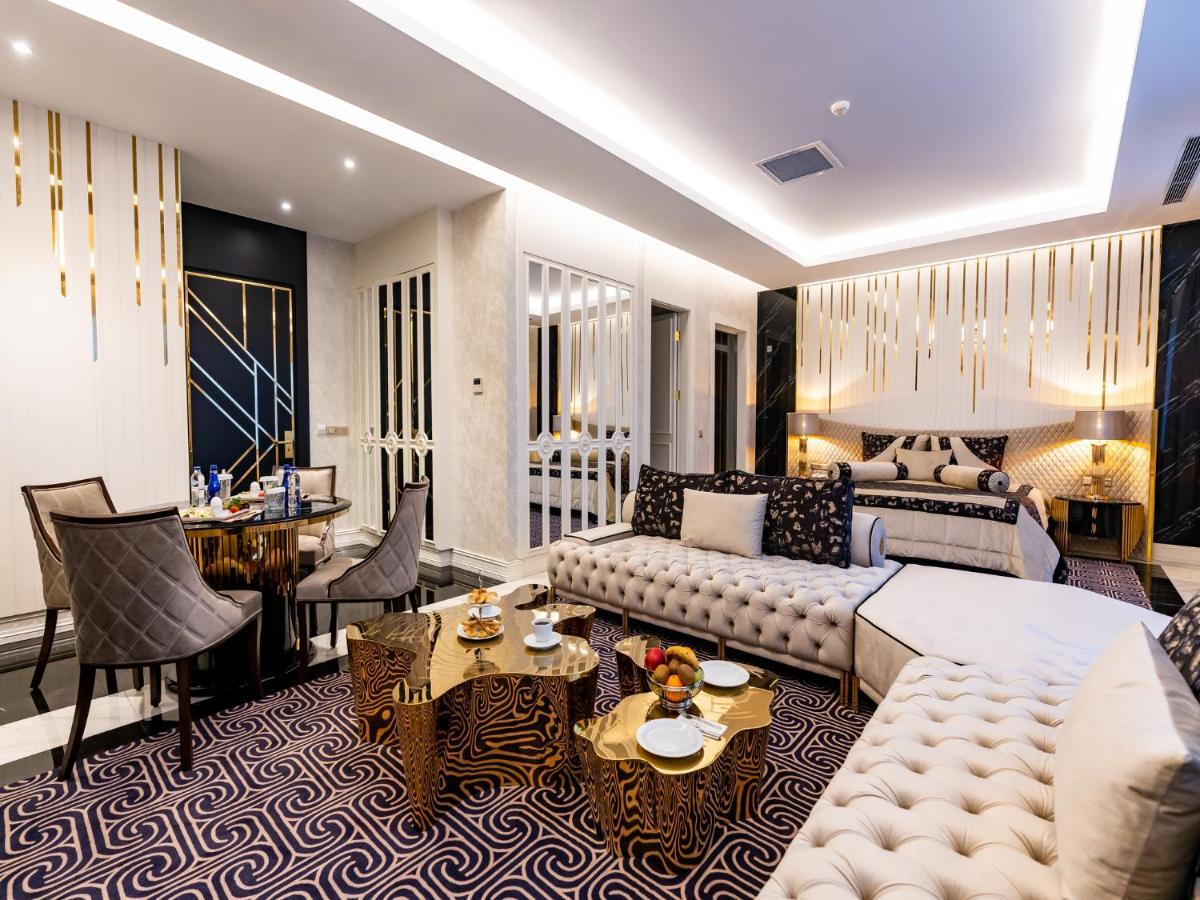 Executive Suite,1200074932:JPEG