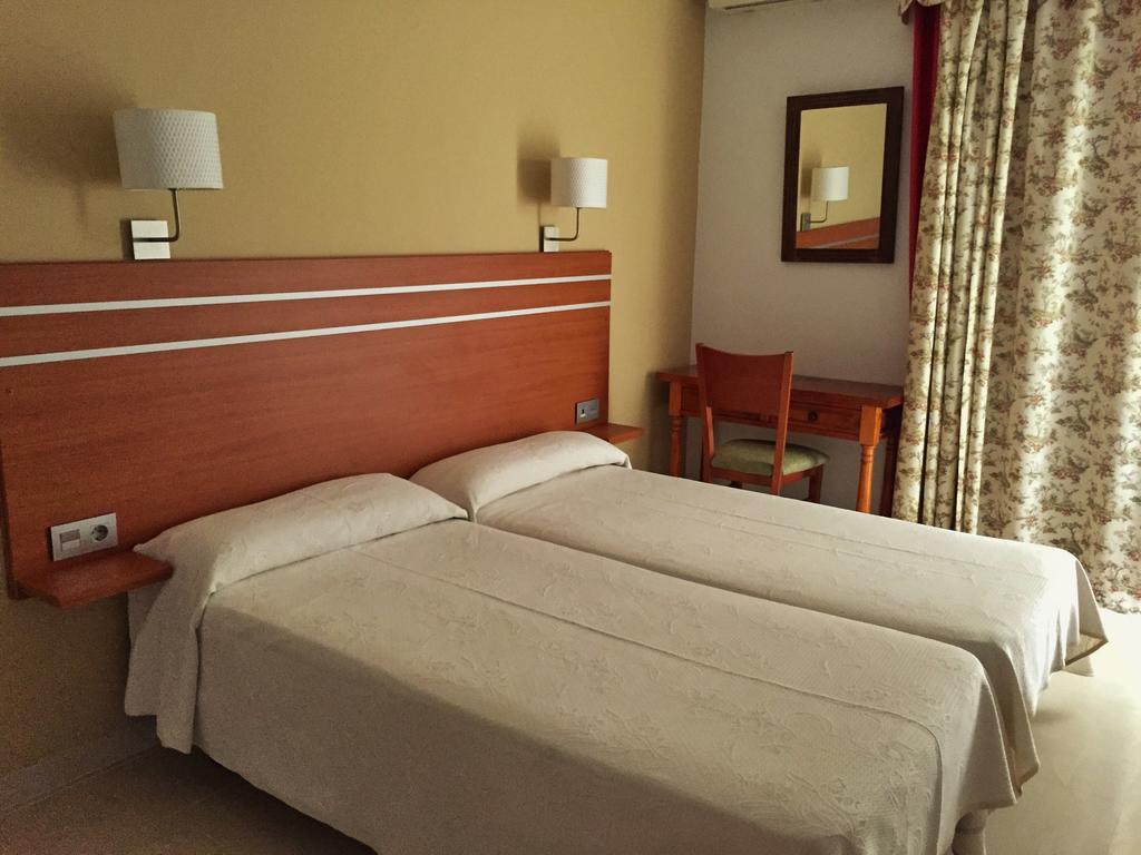 Single Room,120197118:JPEG