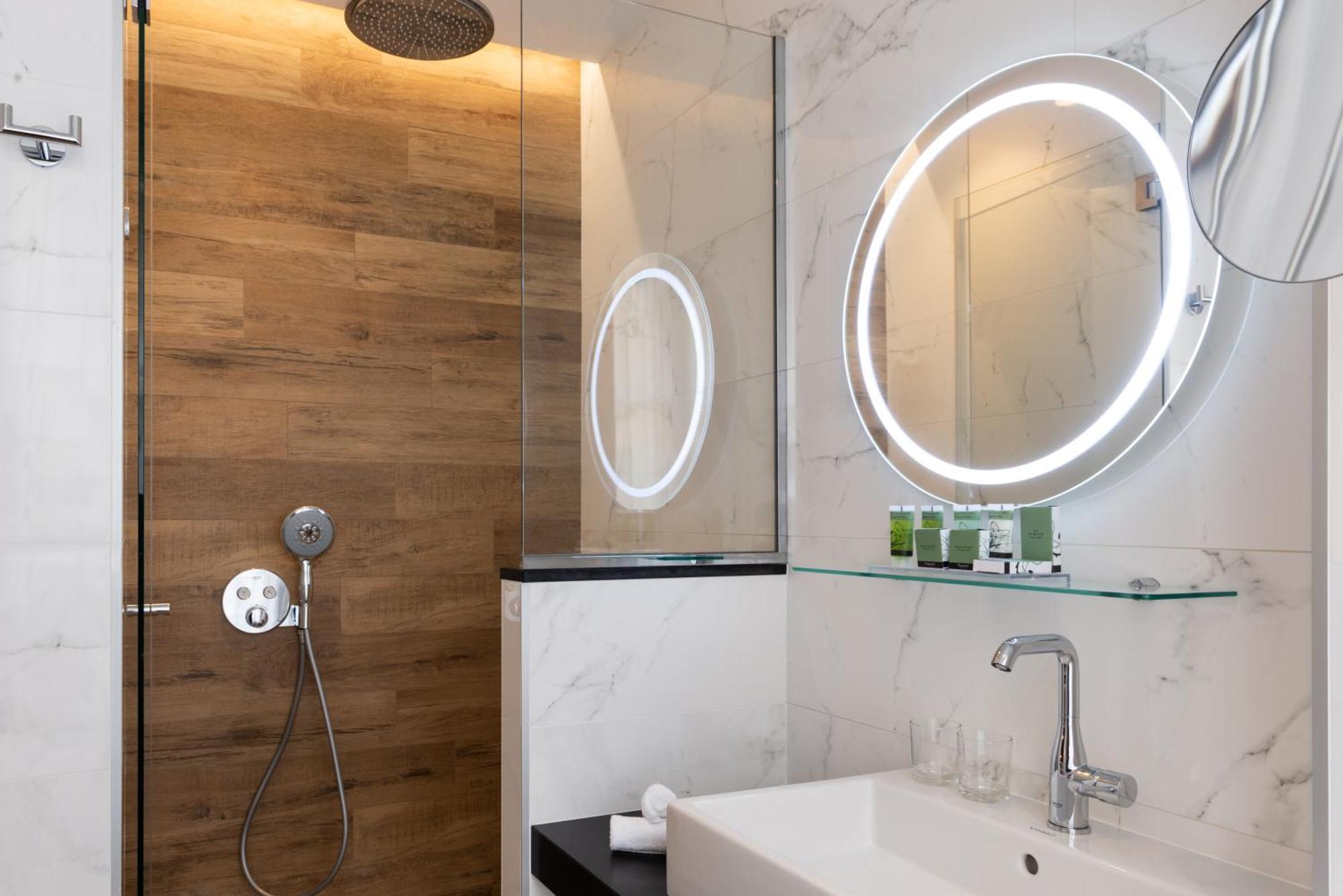 Quarto Deluxe com Cama de Casal ou 2 de Solteiro