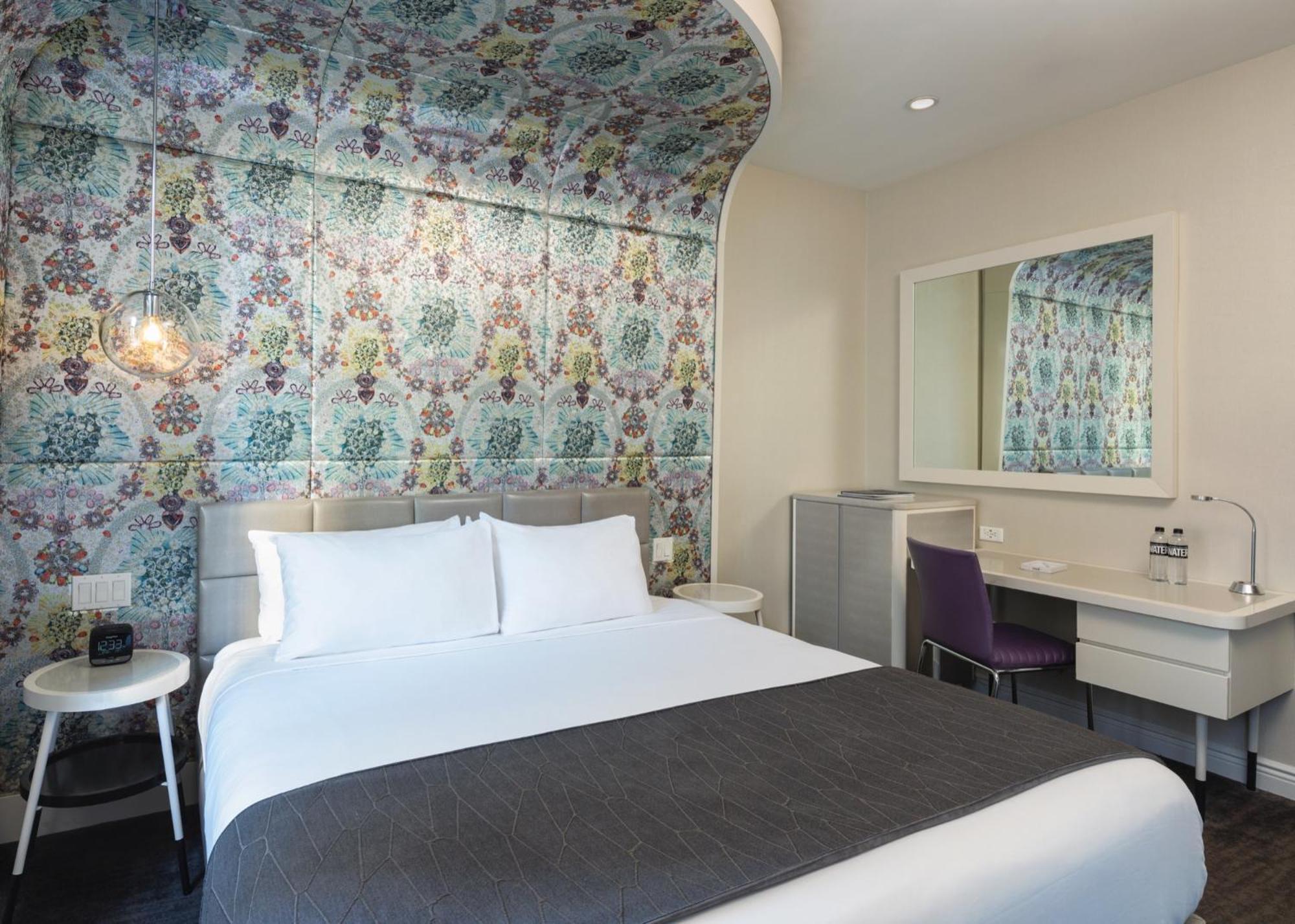 Double Room Bronze