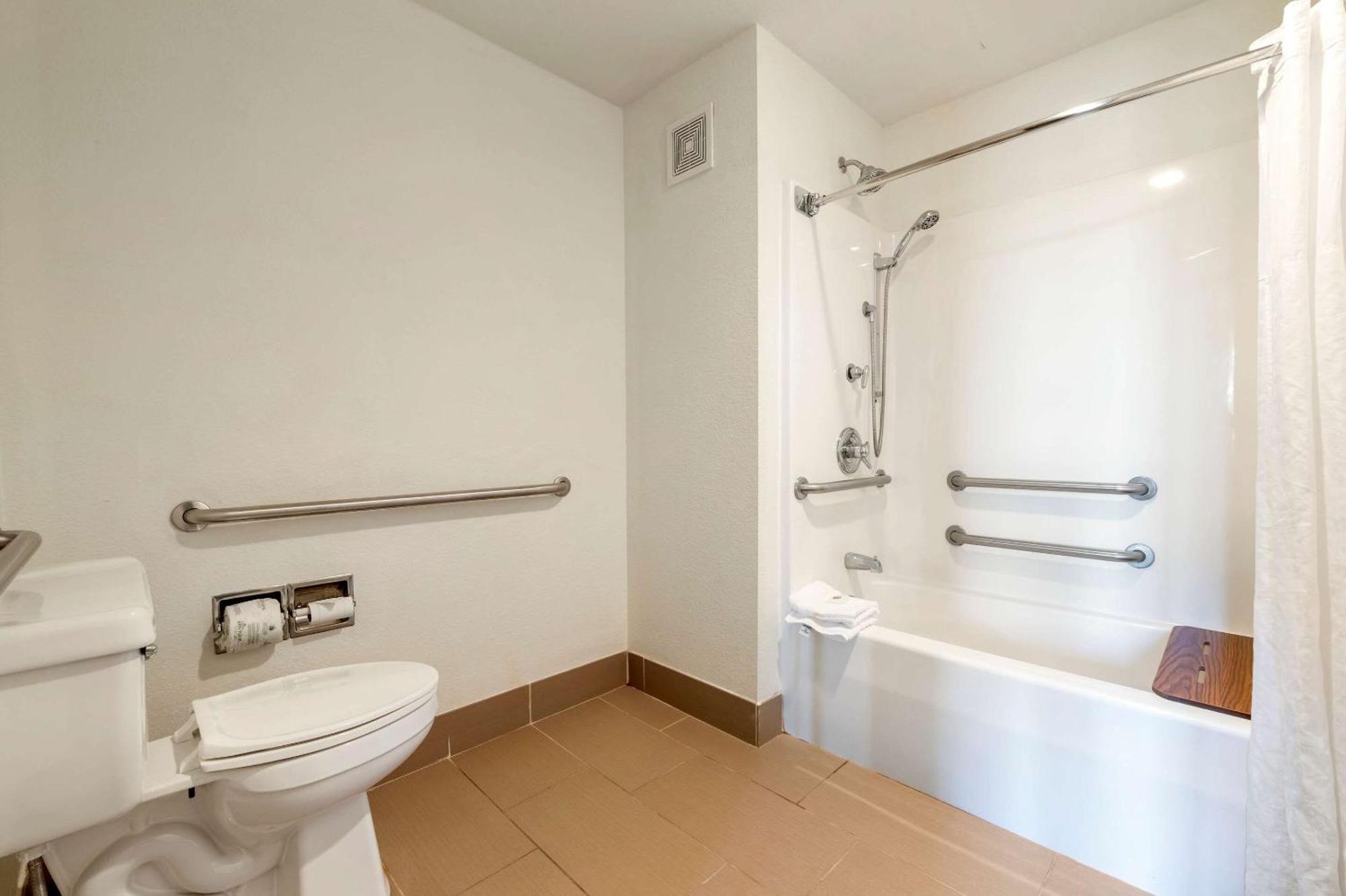 Standard King Suite - Mobility Accessible/Non-Smoking