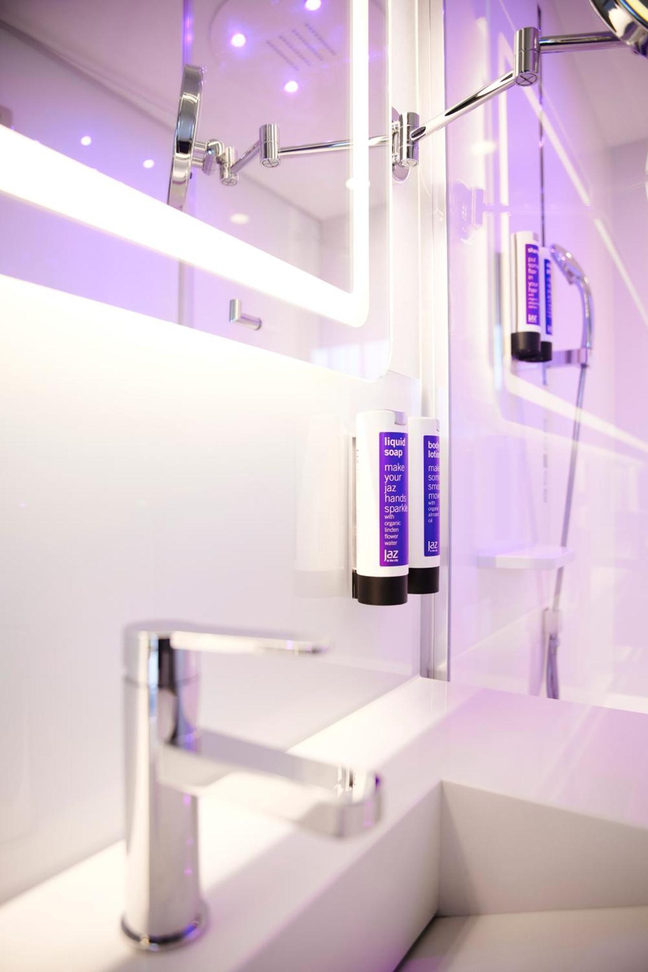 In-Tune Room,1227822608:JPEG