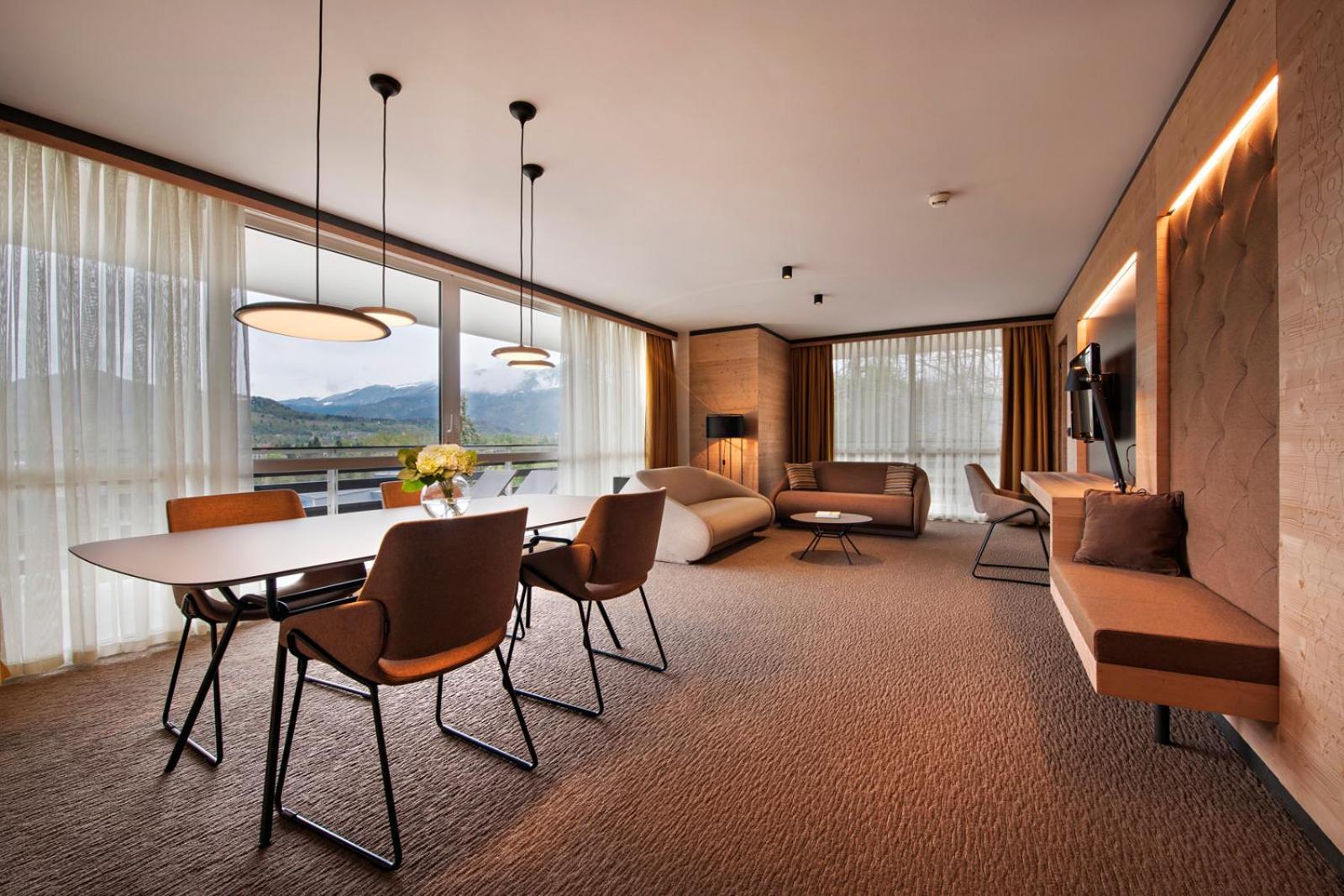 Premium Suite Lake View