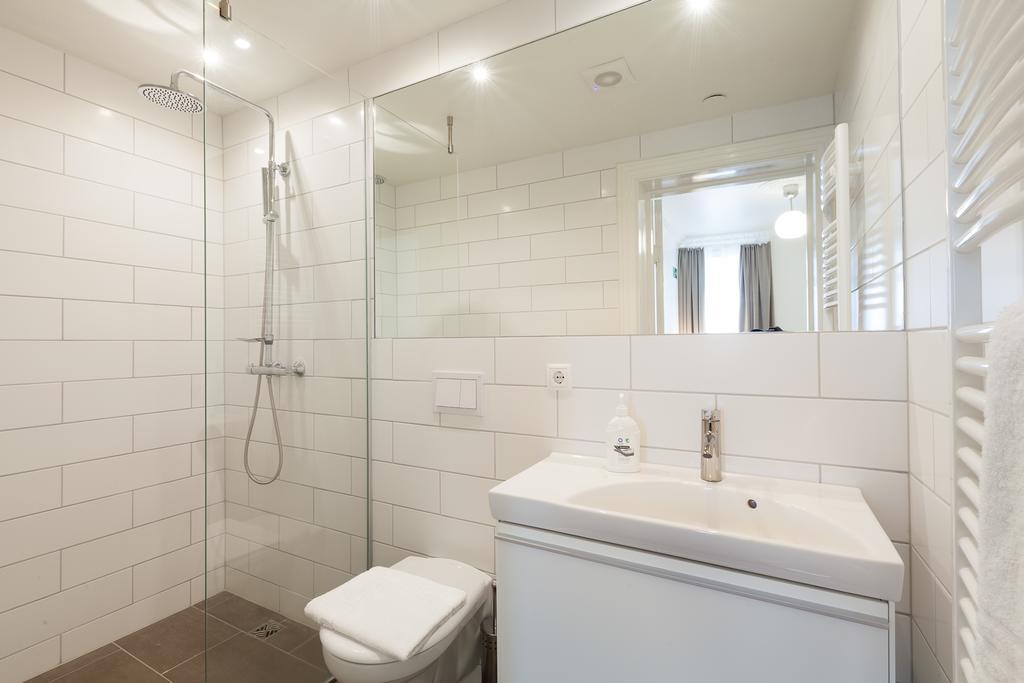 Chambre Double ou Lits Jumeaux avec Salle de Bains Privative