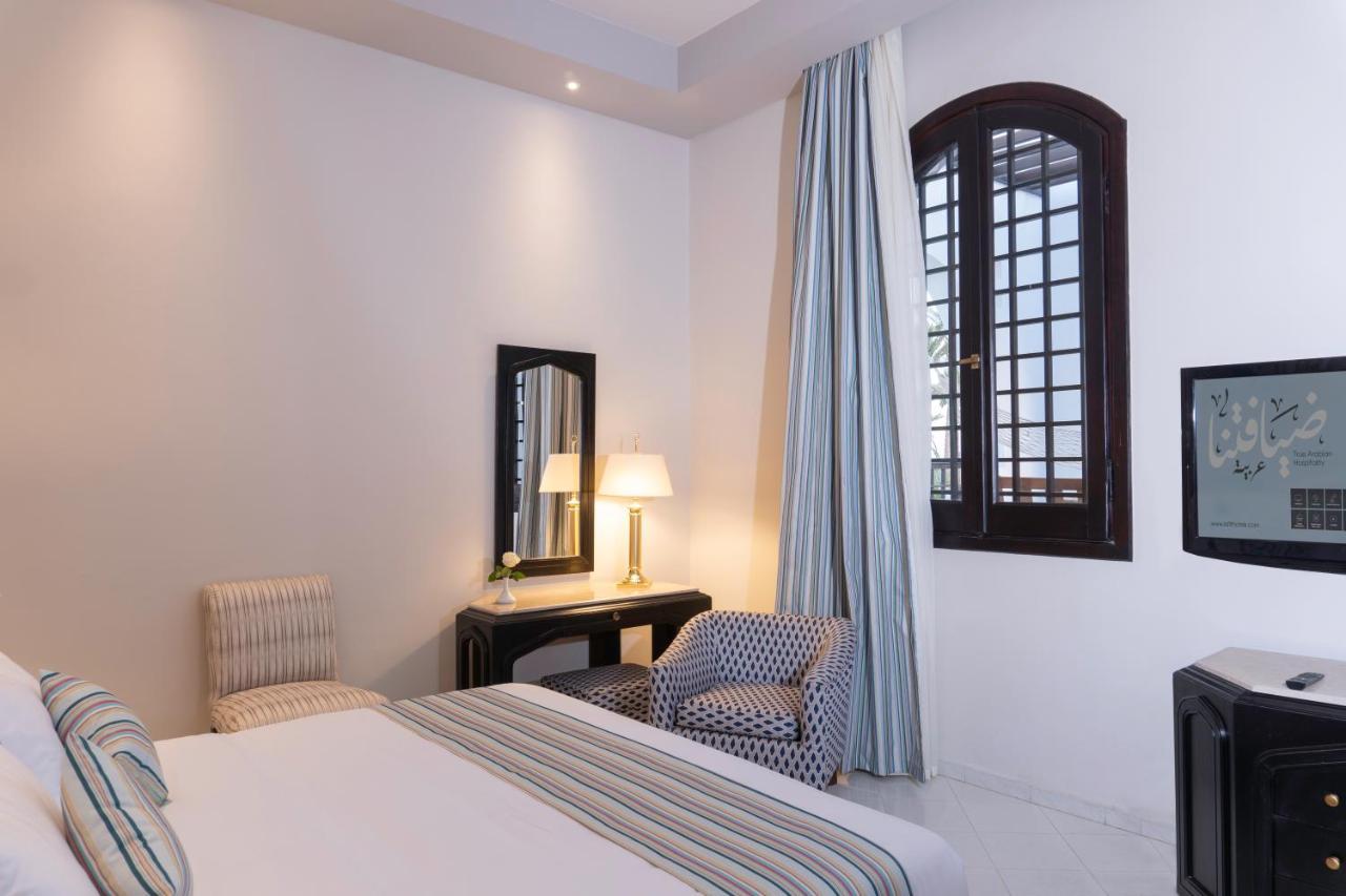 Family Room,1271255080:JPEG