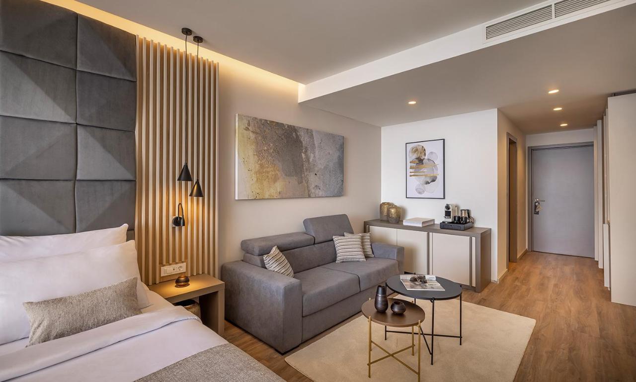 Chambre de Luxe avec Balcon - Vue Partielle sur Mer