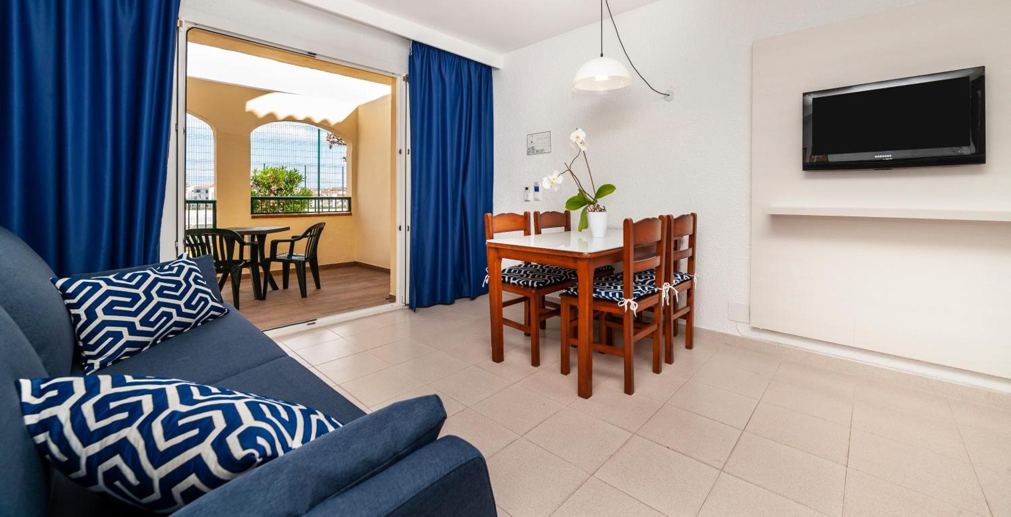 One-Bedroom Apartment,1272644098:JPEG
