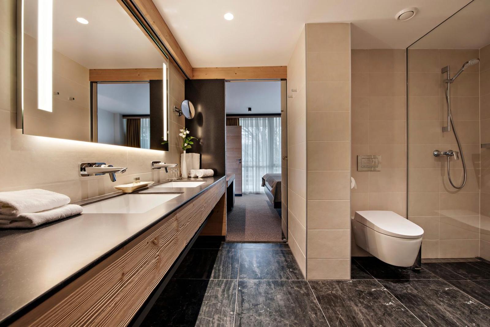 Premium Suite Lake View