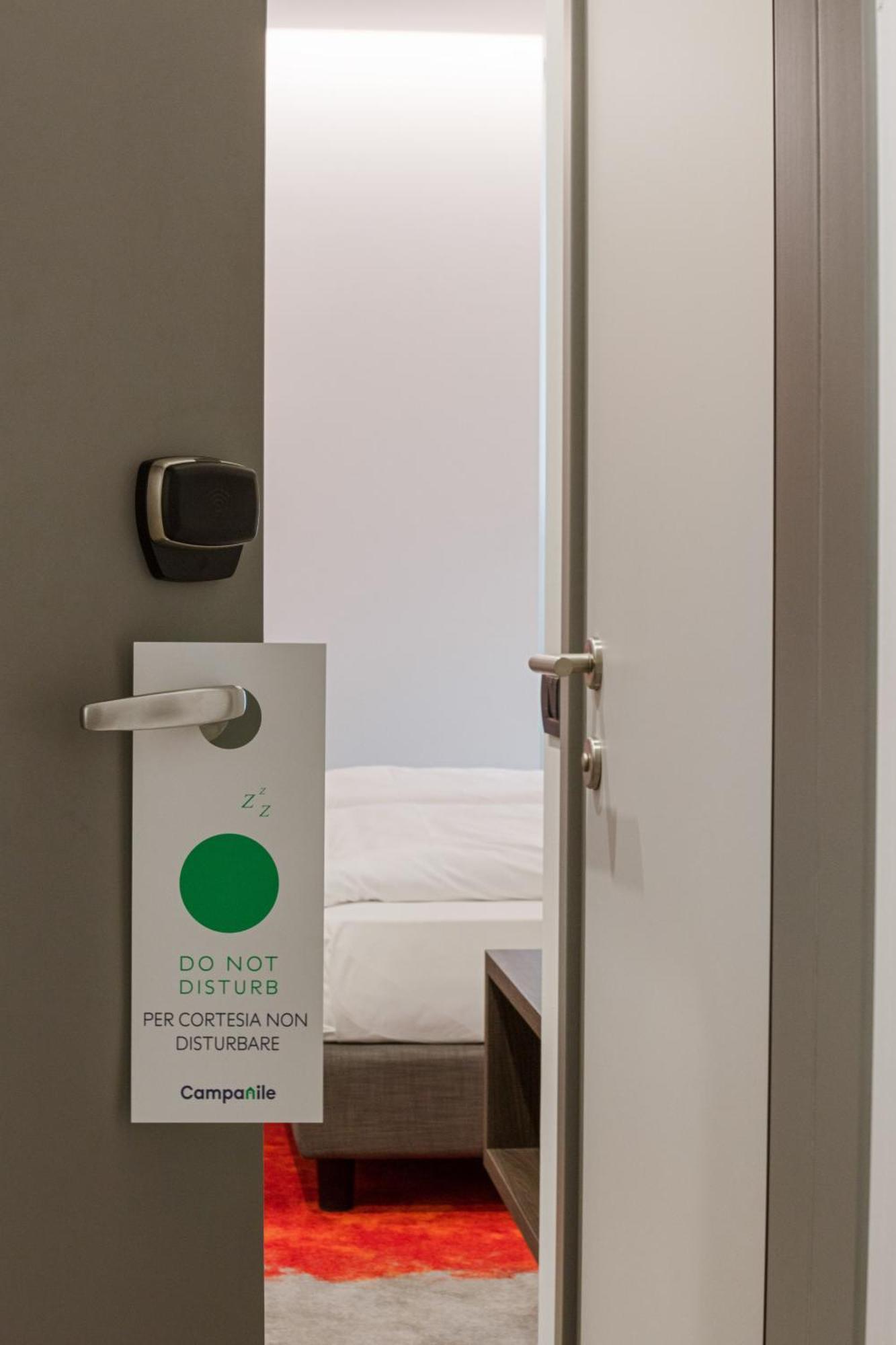 Quarto com 2 Camas de Solteiro