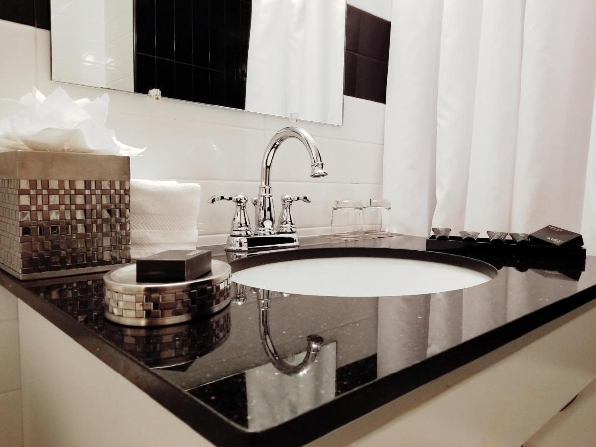 Deluxe Junior Suite,1699005969:JPEG