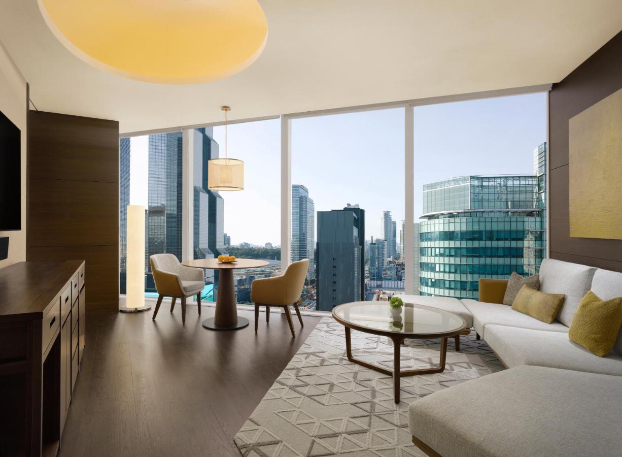 Park King Suite