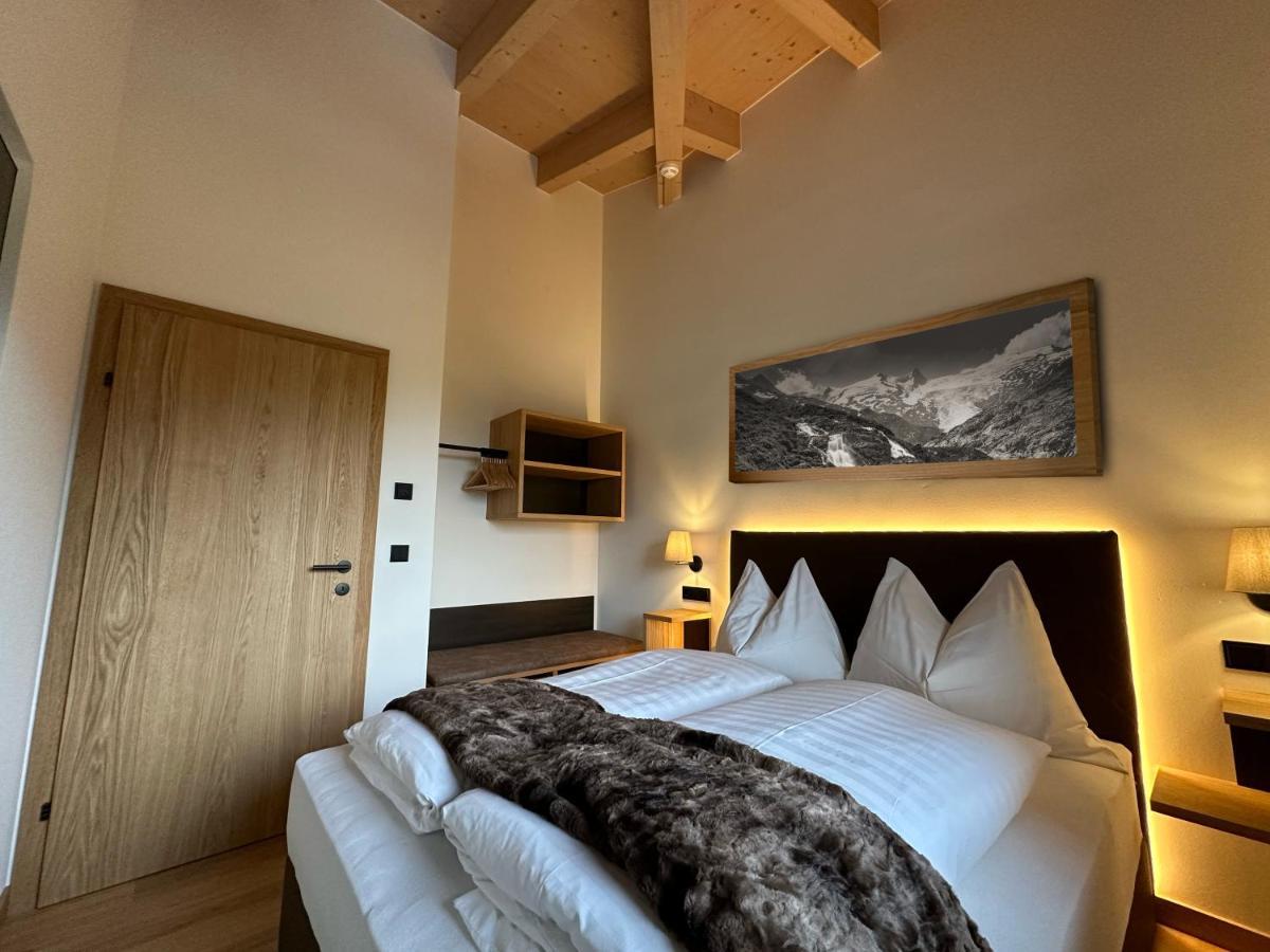 Two-Bedroom Apartment,1332695696:JPEG