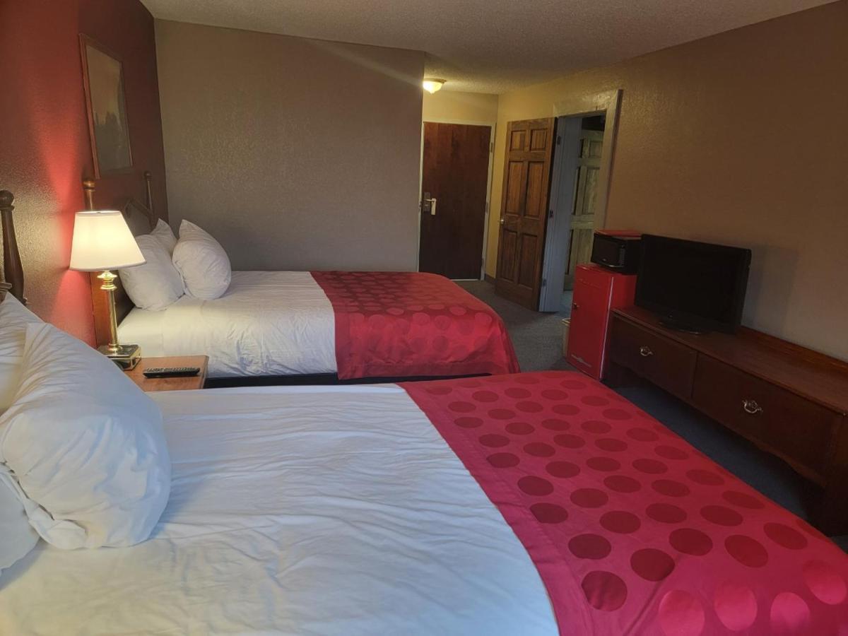 4 Double Beds, Mobility Accessible Adjoining Suite, Non-Smoking,1353251125:JPEG