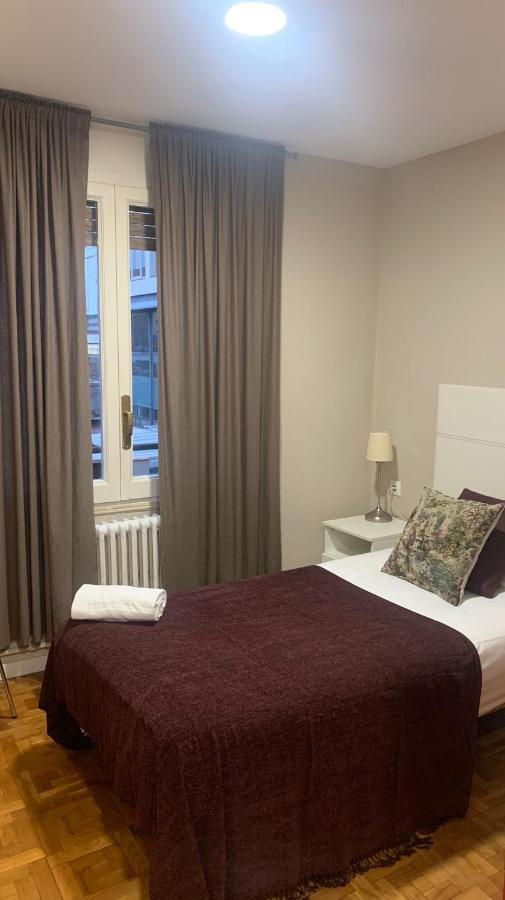 Single Room with Private Bathroom,1357206245:JPEG