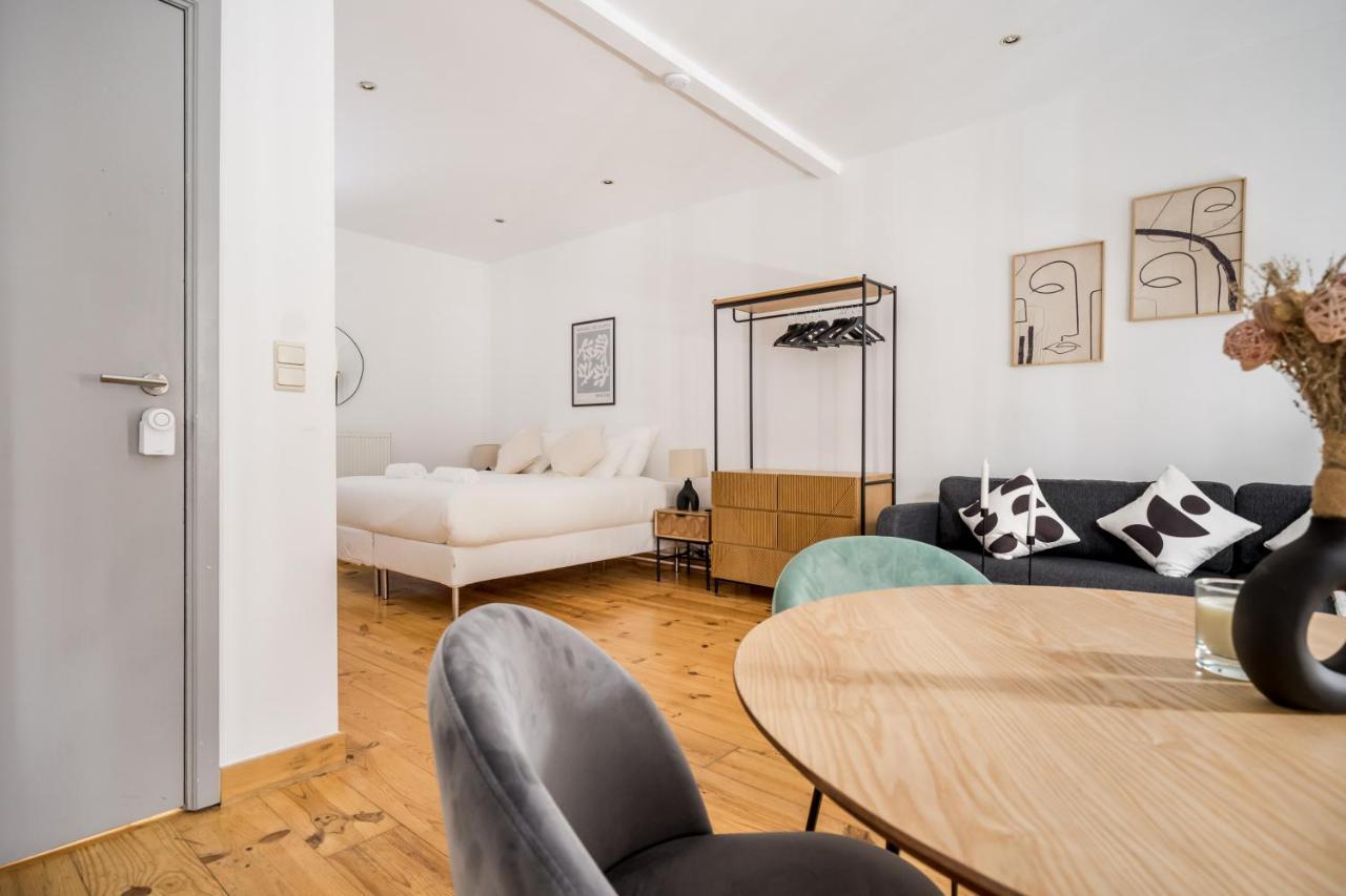 King Studio with Sofa Bed