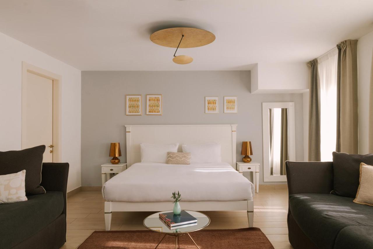 Family Room,1361881073:JPEG