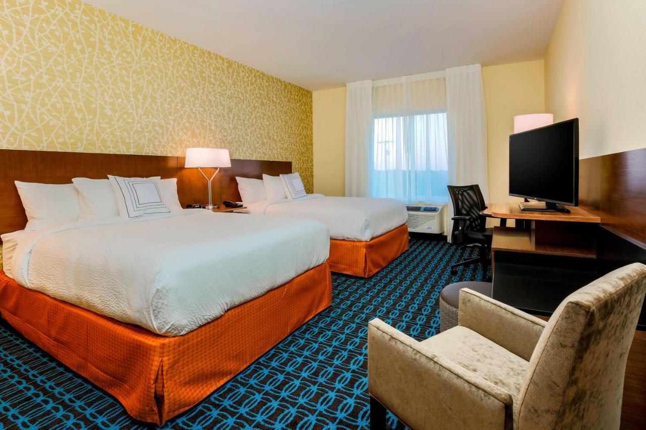 Queen Room Two Queen Beds Roll Shower Mobility Access or Hearing Accessible,824688431:JPEG