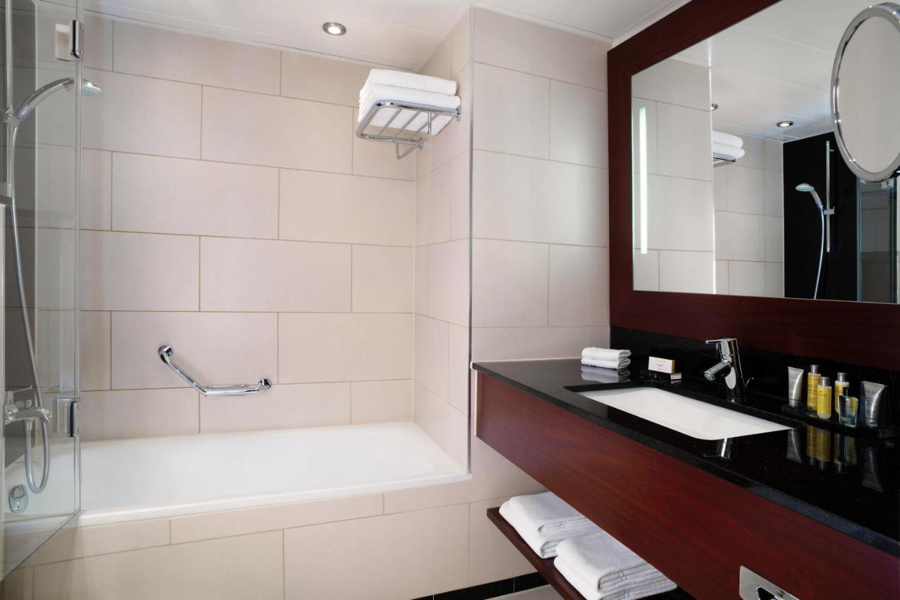 Club King Room with City View and M Club Lounge access,1381238624:JPEG