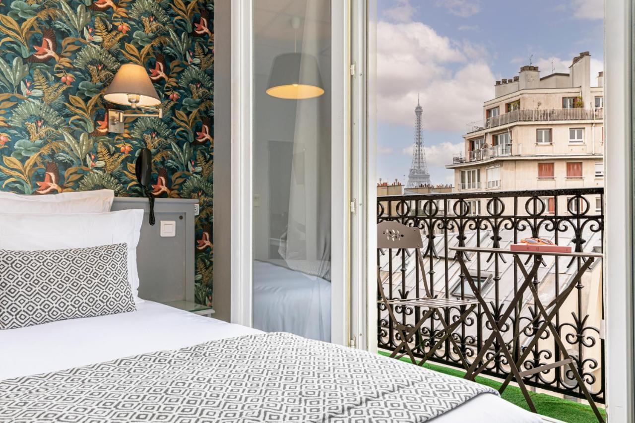 Quarto Duplo com Vista para a Torre Eiffel