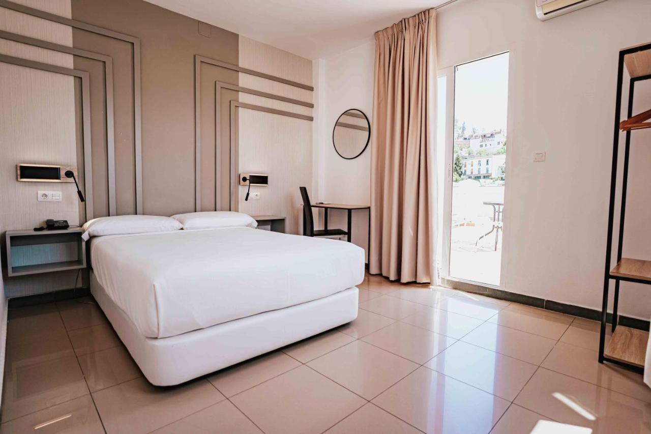 Double Room with Alhambra View