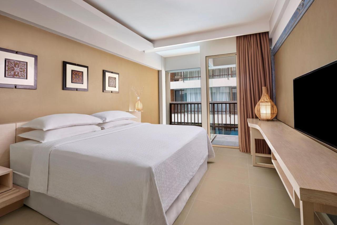 Deluxe King Room Pool View Kids Activity,1404841910:JPEG