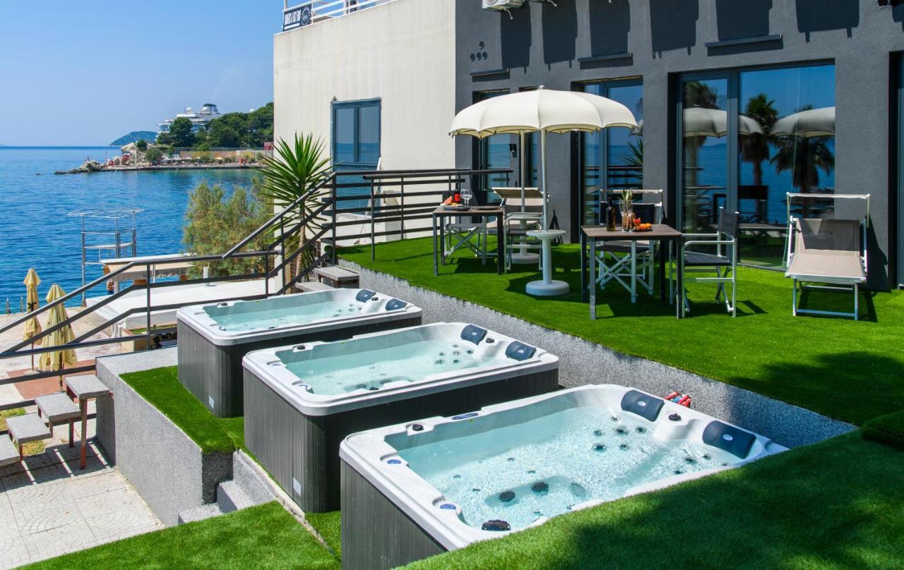 Deluxe Doppel-/Zweibettzimmer mit Whirlpool