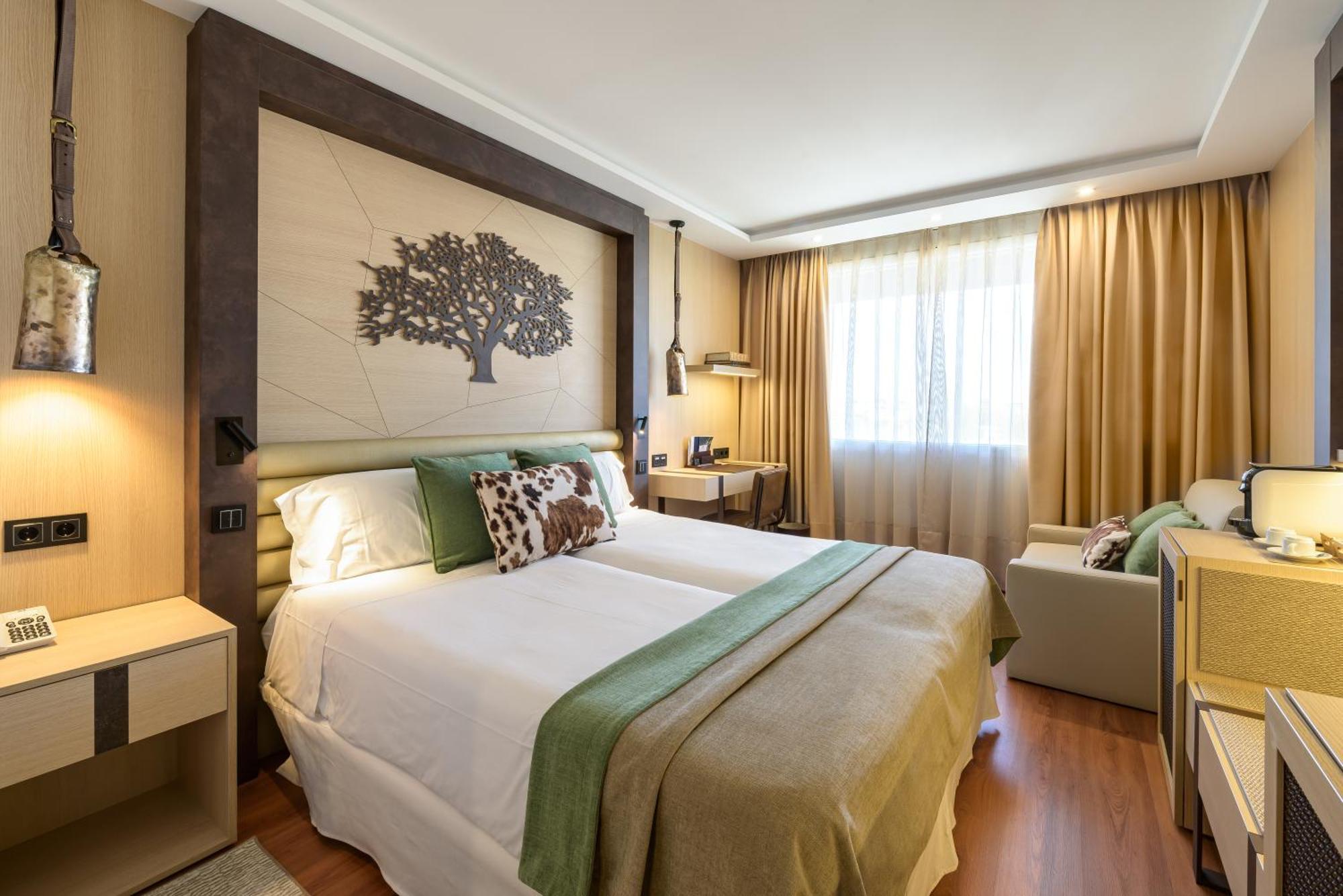 Deluxe Triple Room,1431765268:JPEG