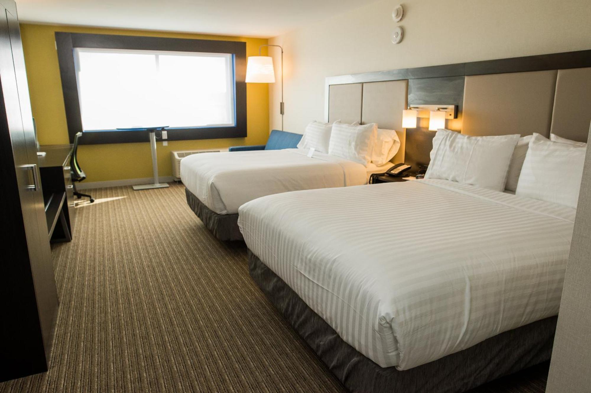 Standard Queen Room with Two Queen Beds