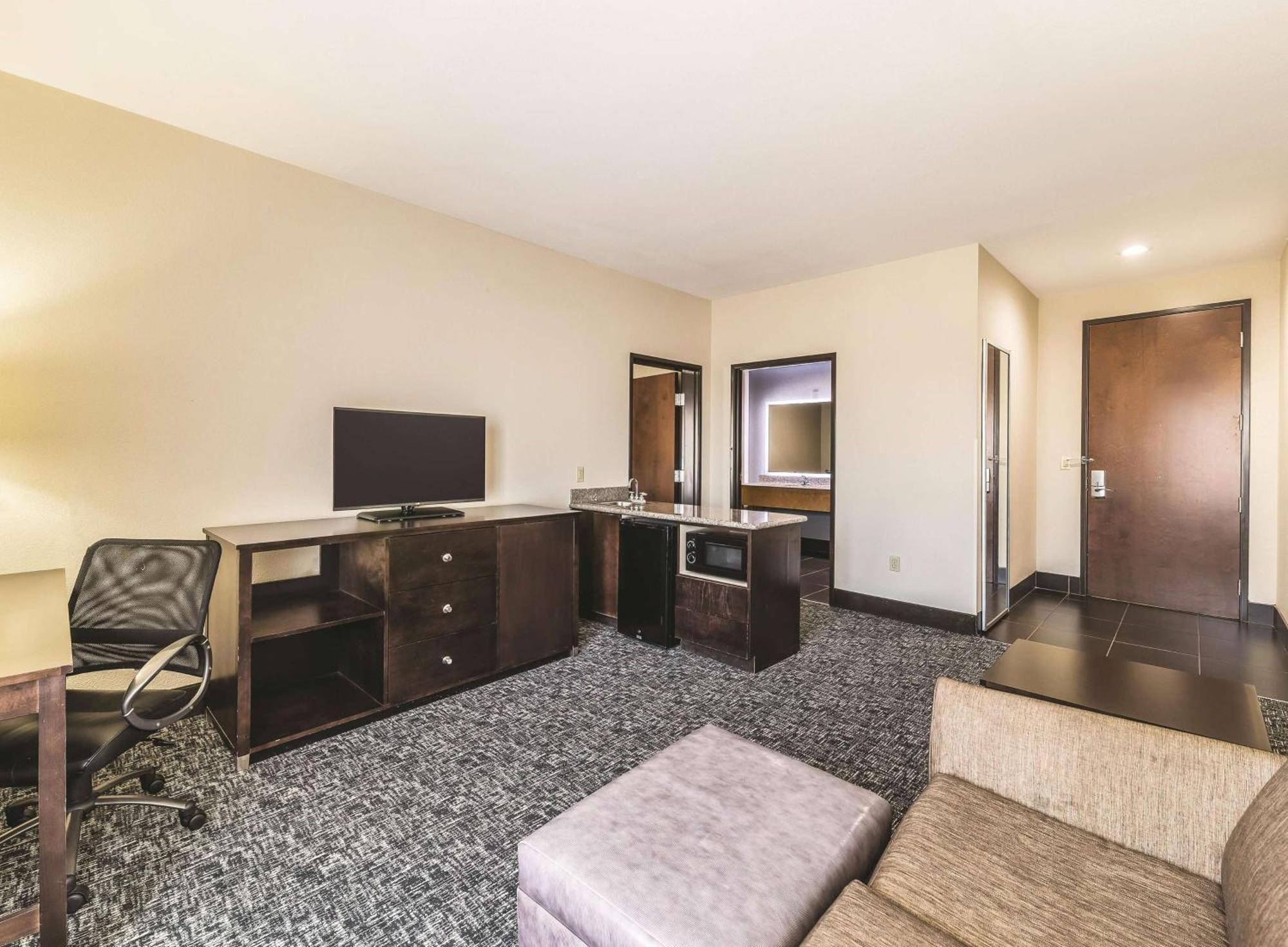 Deluxe Executive King Suite Non-Smoking
