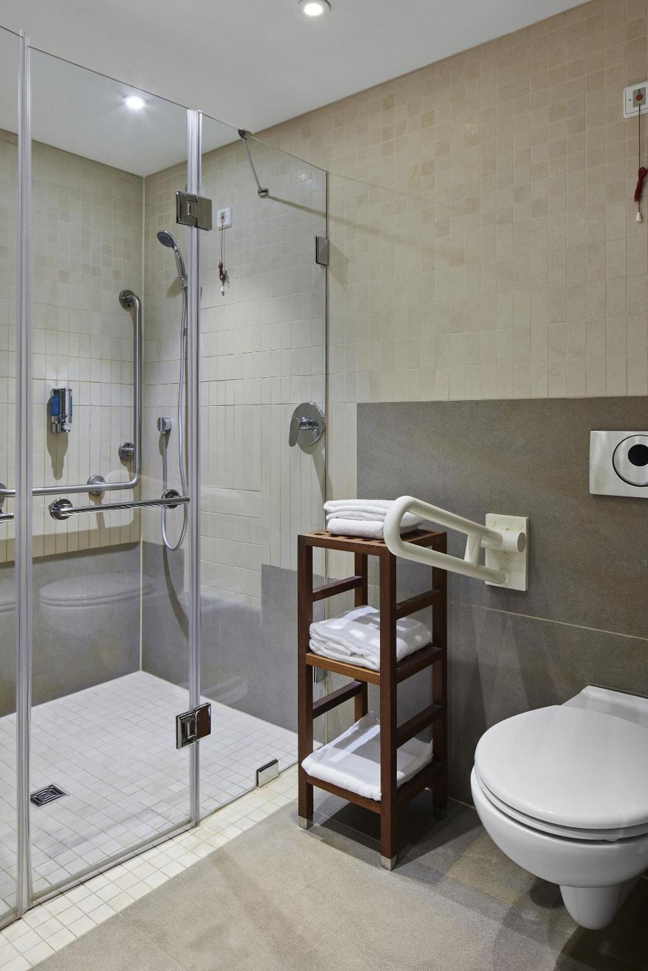 Quarto Superior com Cama de Casal ou 2 de Solteiro