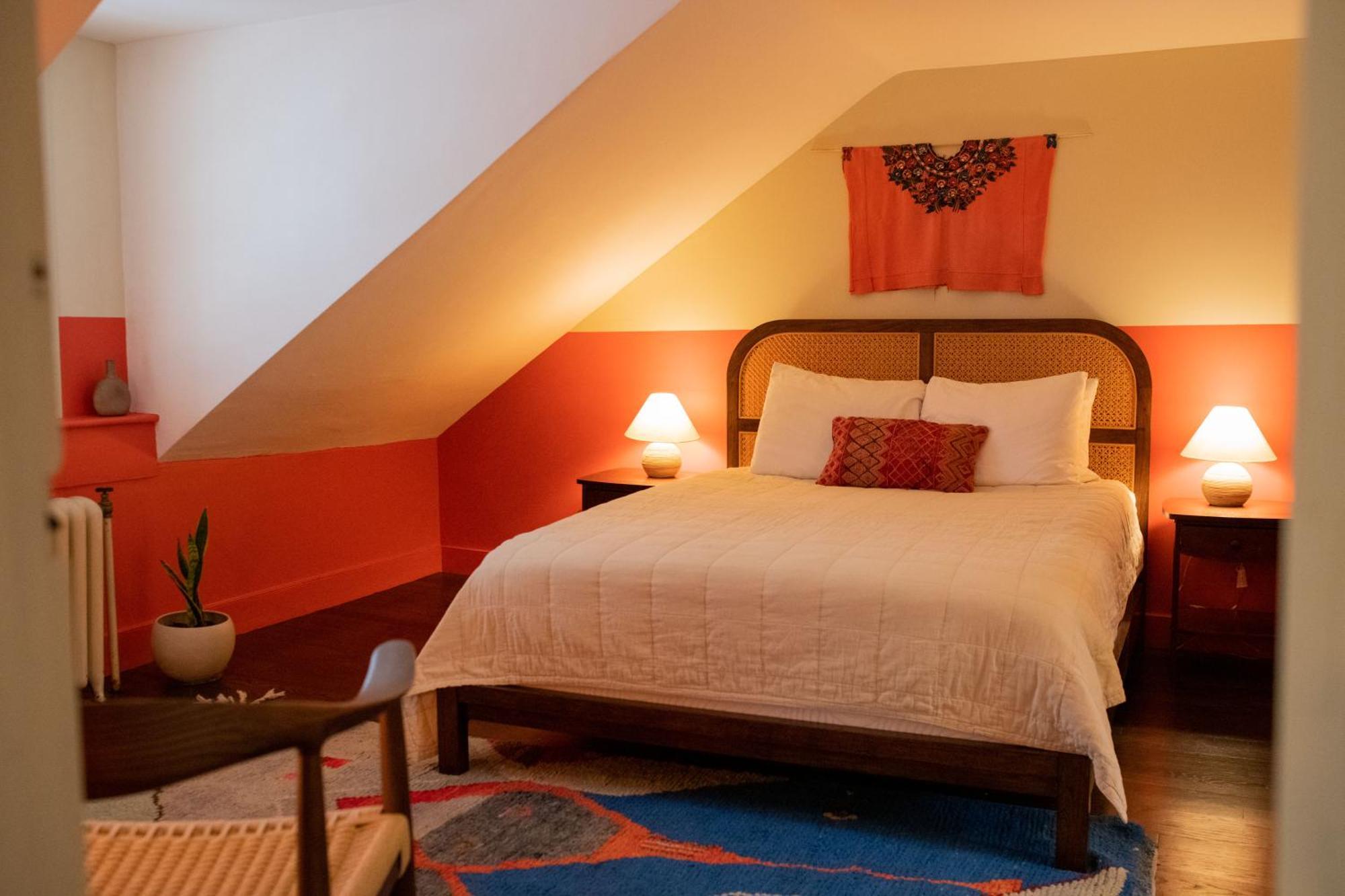 Standard Queen Room