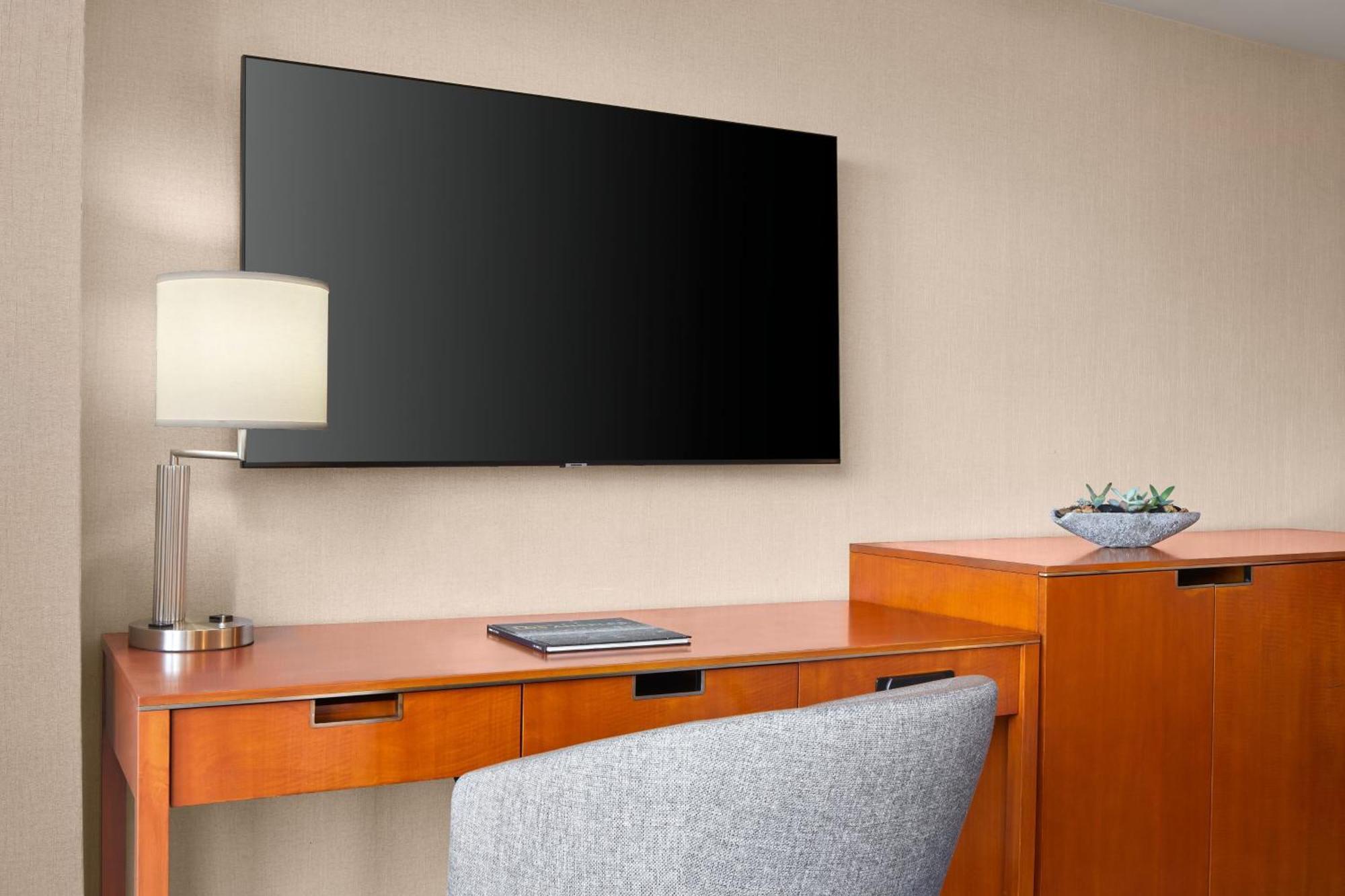 Quarto com 1 Cama King-size e Vista Cidade