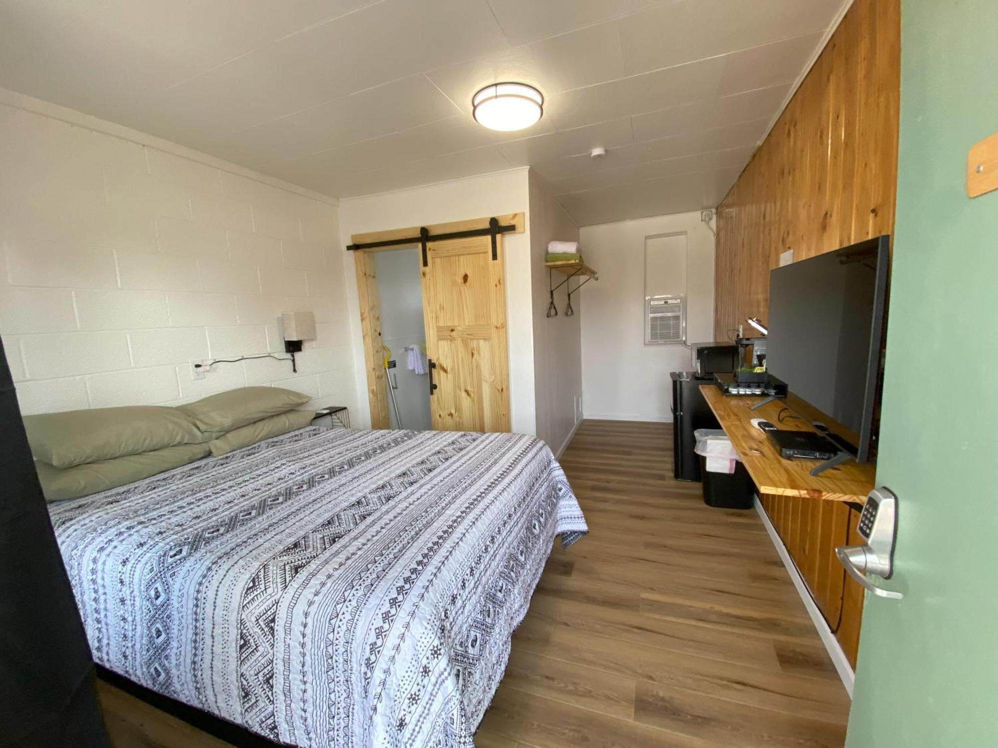 Queen Room