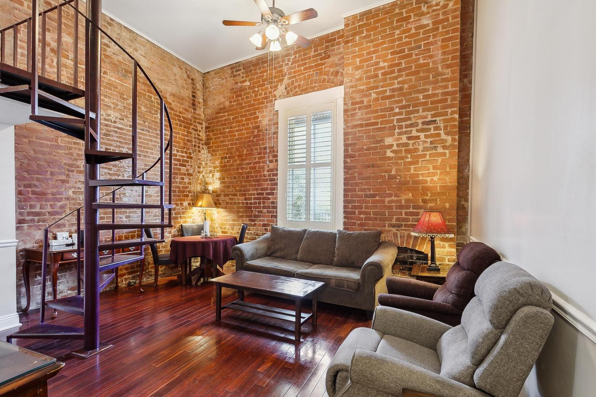 One-Bedroom Loft,1524743575:JPEG
