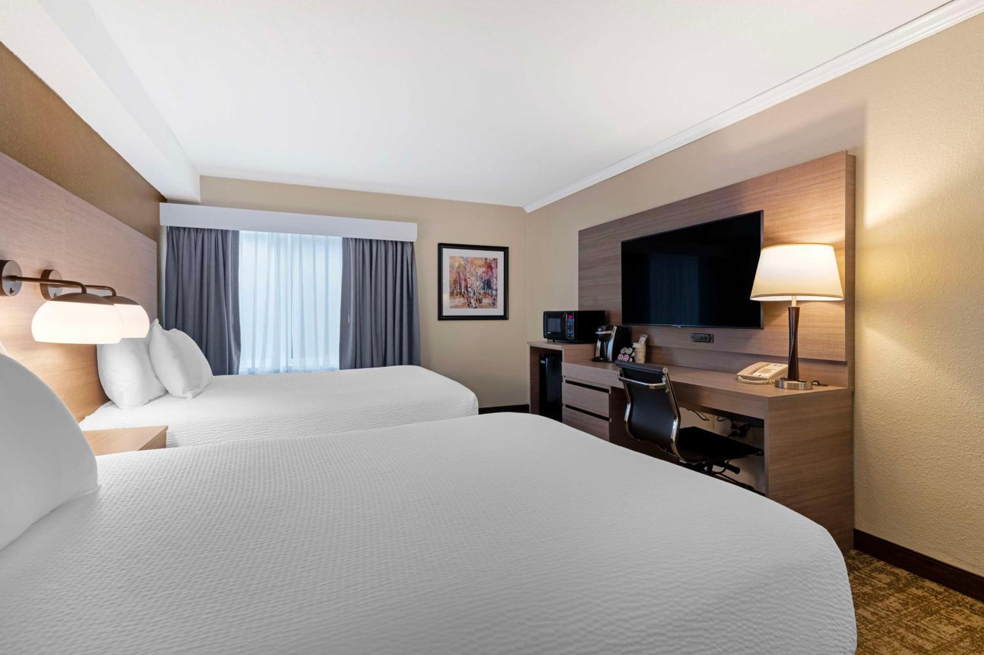 Double Room with Two Double Beds - Non-Smoking