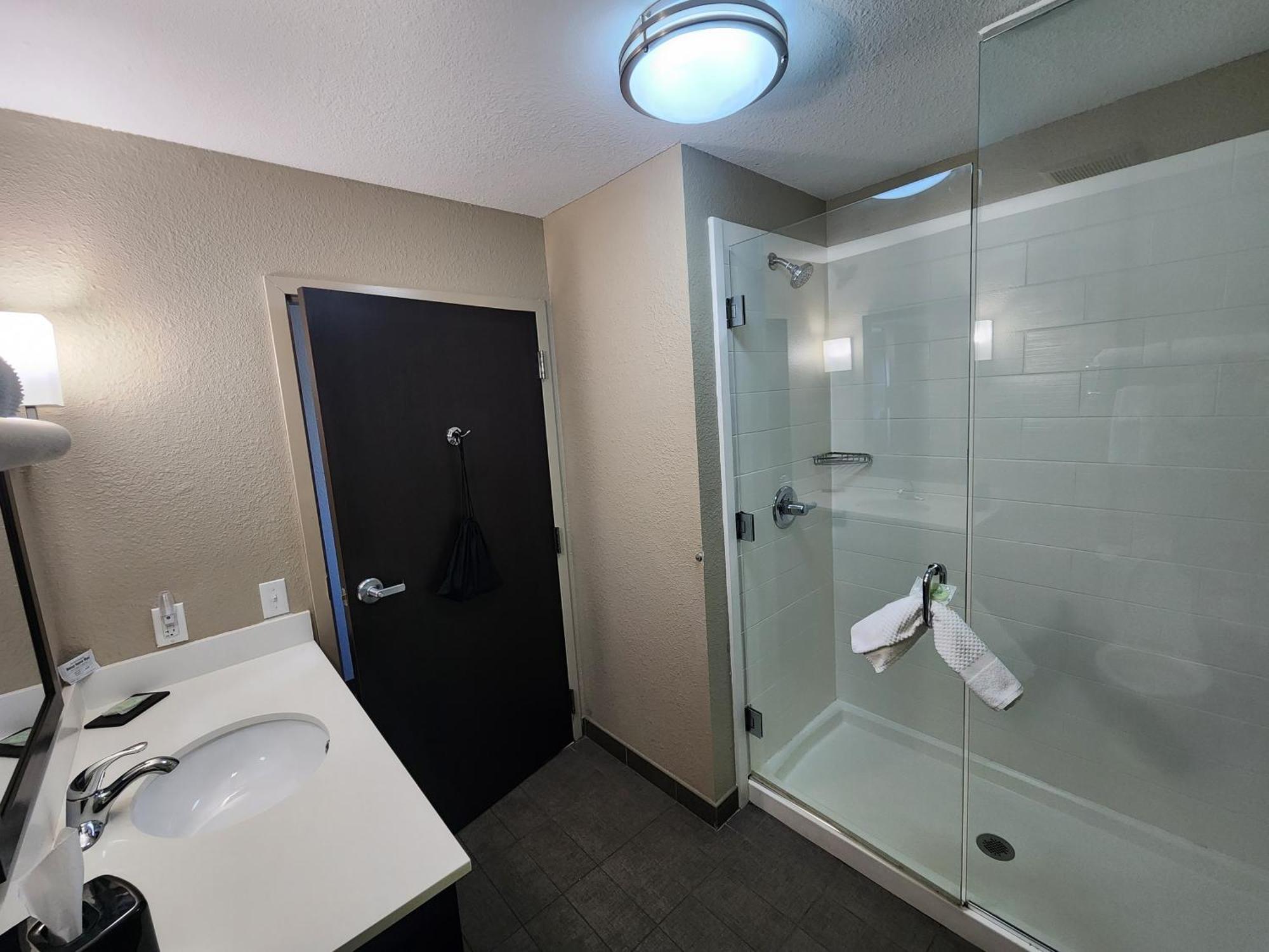 King Suite,1528030045:JPEG