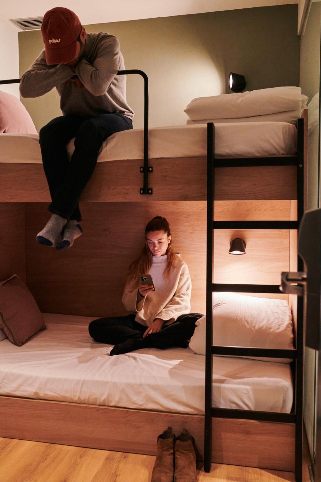 Twin Room,1528260184:JPEG
