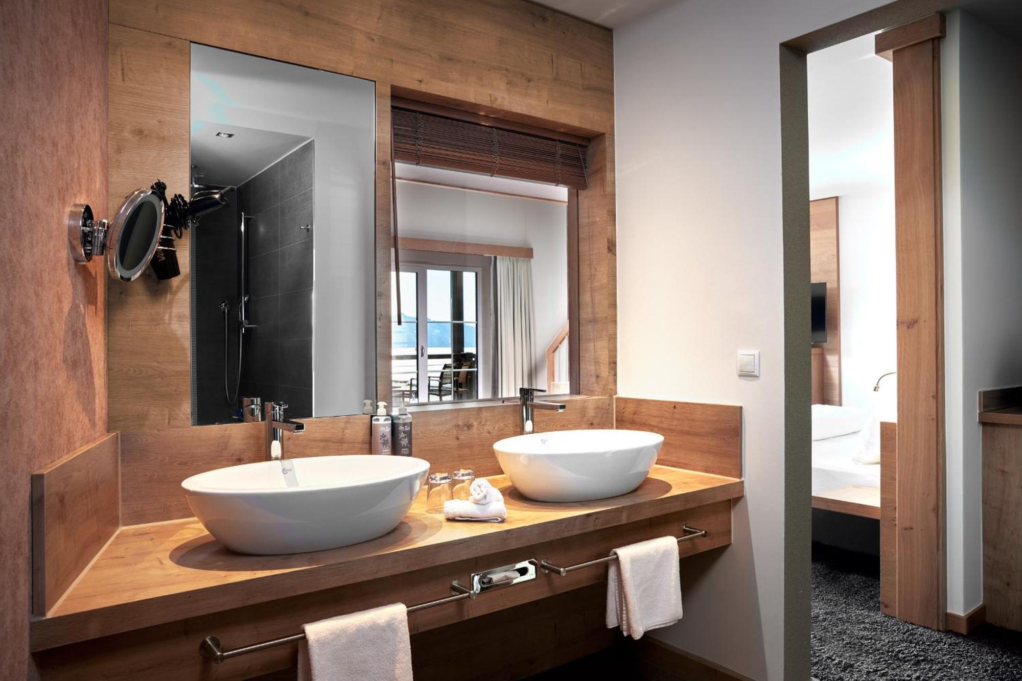 Double Room,1536947374:JPEG