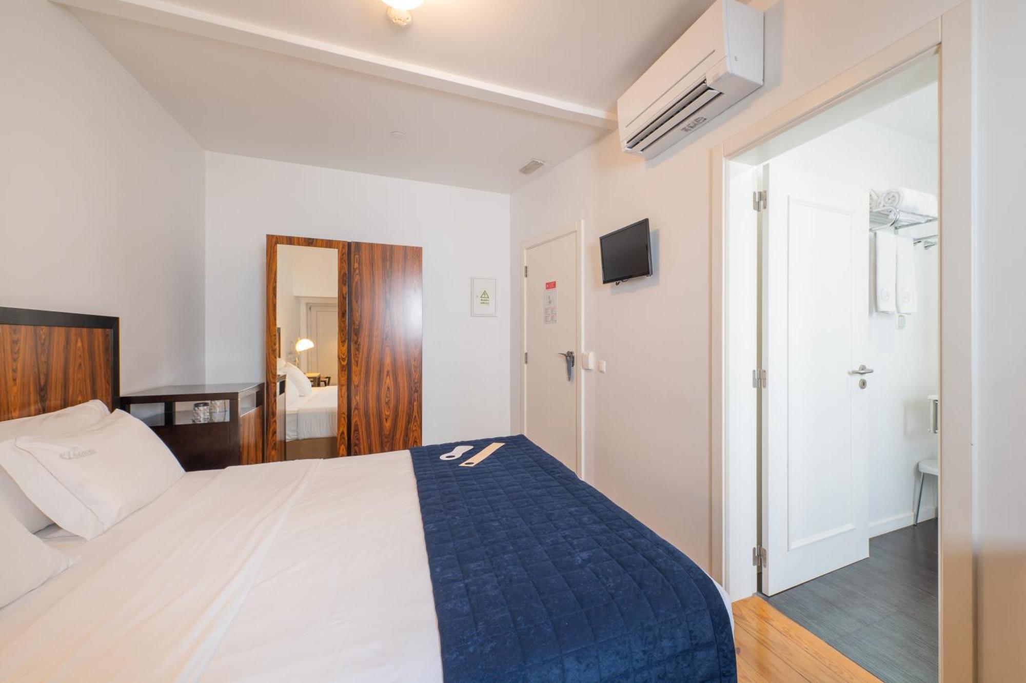 Quarto Duplo com Vista da Área Interna