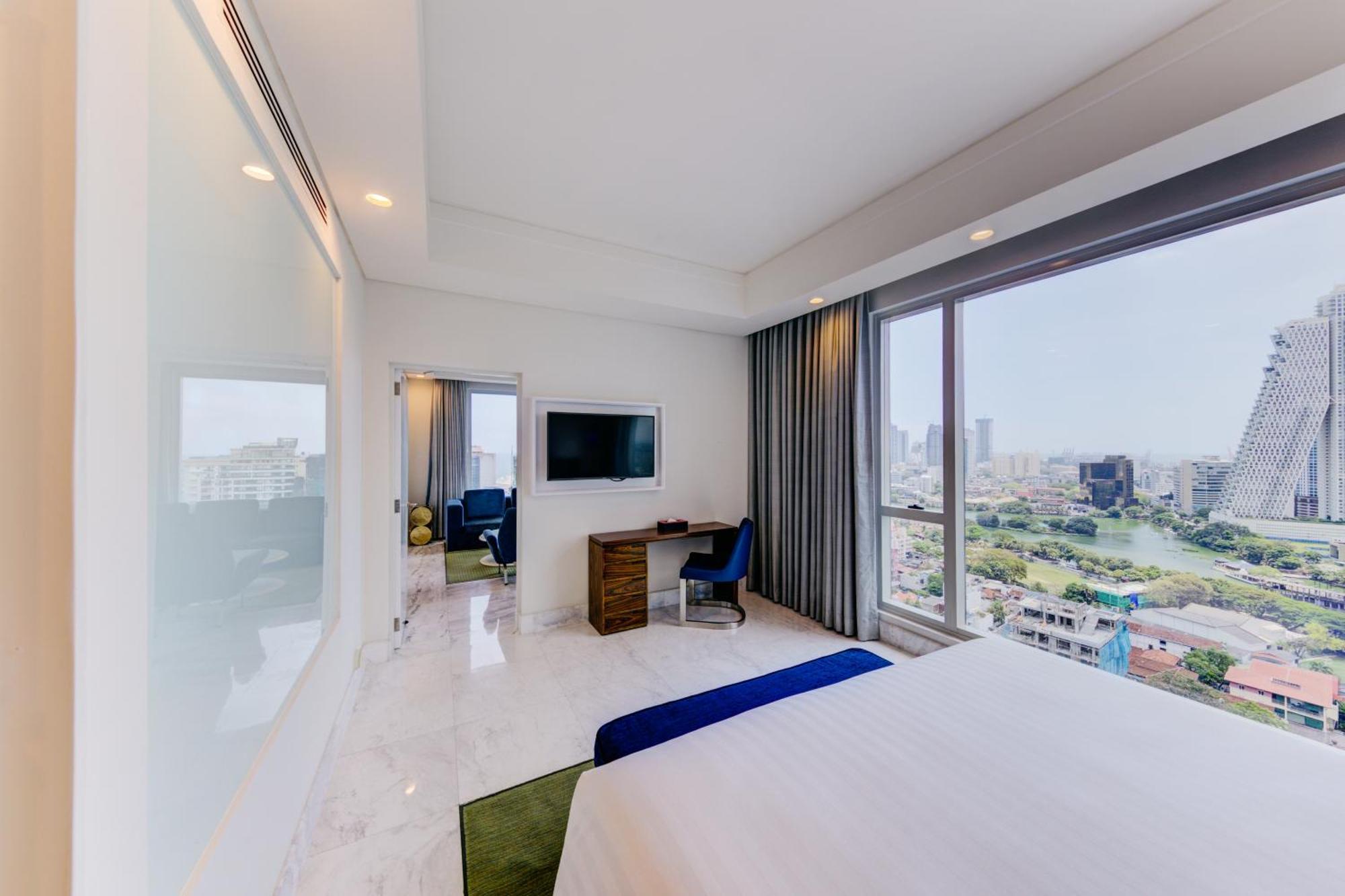 Suite with Lake View,1548774973:JPEG