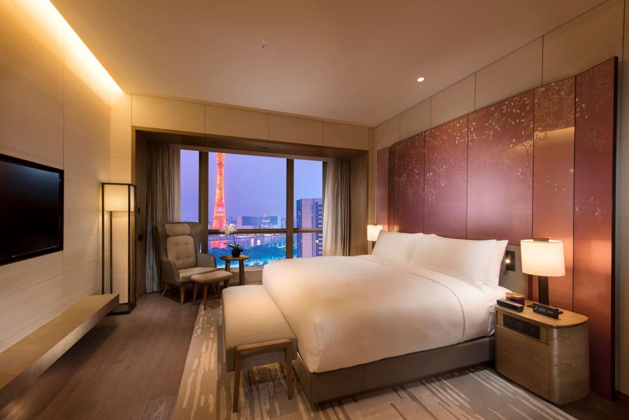 Premium King Suite - Canton Tower - River View